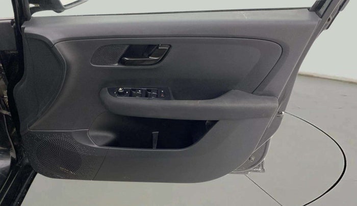 2021 Tata ALTROZ XZ PLUS PETROL DARK EDITION, Petrol, Manual, 3,946 km, Driver Side Door Panels Control