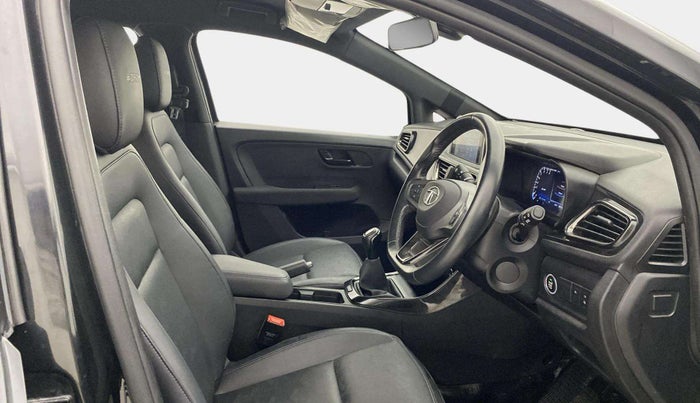 2021 Tata ALTROZ XZ PLUS PETROL DARK EDITION, Petrol, Manual, 3,946 km, Right Side Front Door Cabin