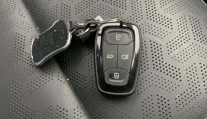 2021 Tata ALTROZ XZ PLUS PETROL DARK EDITION, Petrol, Manual, 3,946 km, Key Close Up