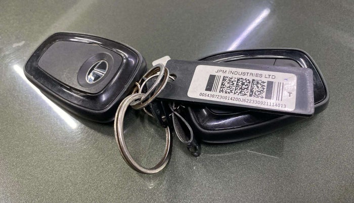 2021 Tata NEXON XZ PLUS PETROL SUNROOF, Petrol, Manual, 34,371 km, Key Close Up