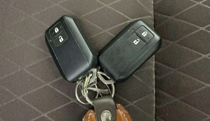 2024 Maruti Grand Vitara DELTA SMART HYBRID, Petrol, Manual, 21,377 km, Key Close Up