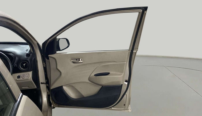 2019 Hyundai NEW SANTRO SPORTZ CNG, CNG, Manual, 81,456 km, RHS Front Door