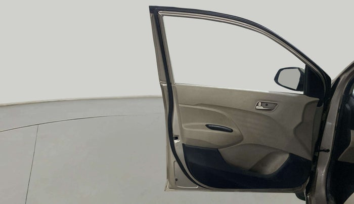 2019 Hyundai NEW SANTRO SPORTZ CNG, CNG, Manual, 81,456 km, LHS Front Door