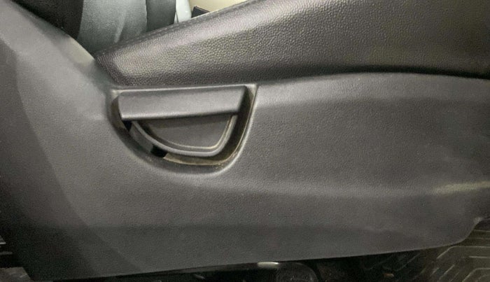 2019 Hyundai NEW SANTRO SPORTZ CNG, CNG, Manual, 81,456 km, Driver Side Adjustment Panel