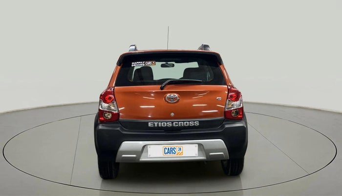 2015 Toyota Etios CROSS 1.2 G, Petrol, Manual, 82,646 km, Back/Rear