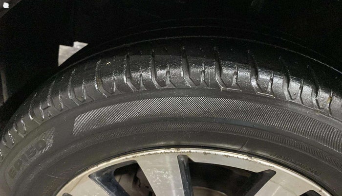 2015 Toyota Etios CROSS 1.2 G, Petrol, Manual, 82,646 km, Left Front Tyre Tread