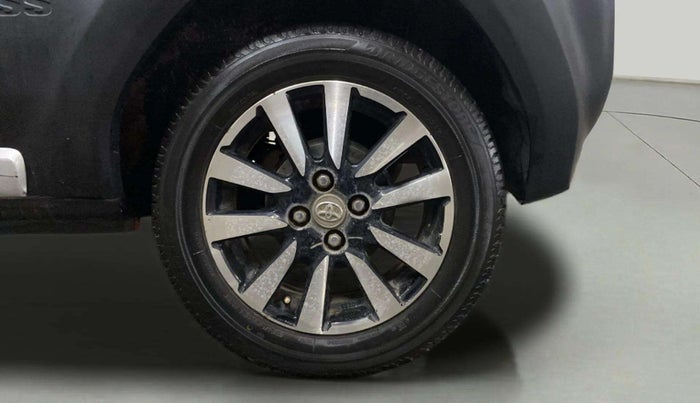 2015 Toyota Etios CROSS 1.2 G, Petrol, Manual, 82,646 km, Left Rear Wheel