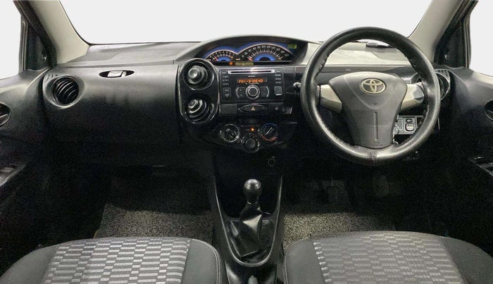 2015 Toyota Etios CROSS 1.2 G, Petrol, Manual, 82,646 km, Dashboard