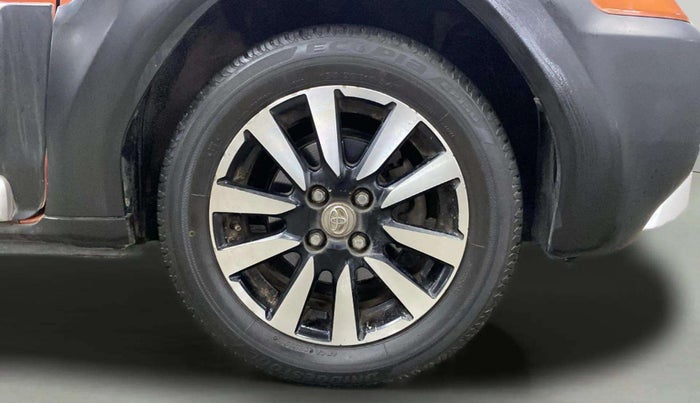 2015 Toyota Etios CROSS 1.2 G, Petrol, Manual, 82,646 km, Right Front Wheel