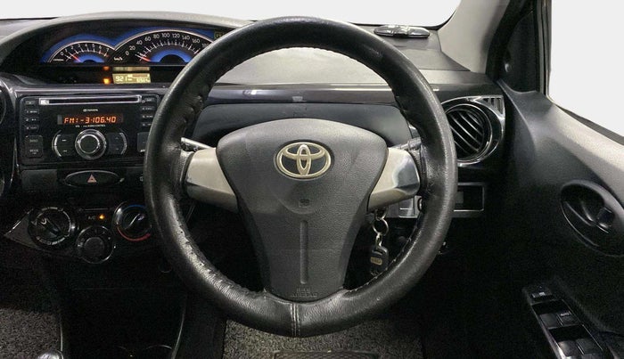 2015 Toyota Etios CROSS 1.2 G, Petrol, Manual, 82,646 km, Steering Wheel Close Up