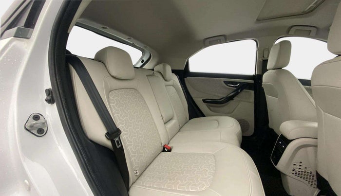 2022 Tata NEXON XZA PLUS (PREMIUM) DIESEL, Diesel, Automatic, 36,658 km, Right Side Rear Door Cabin