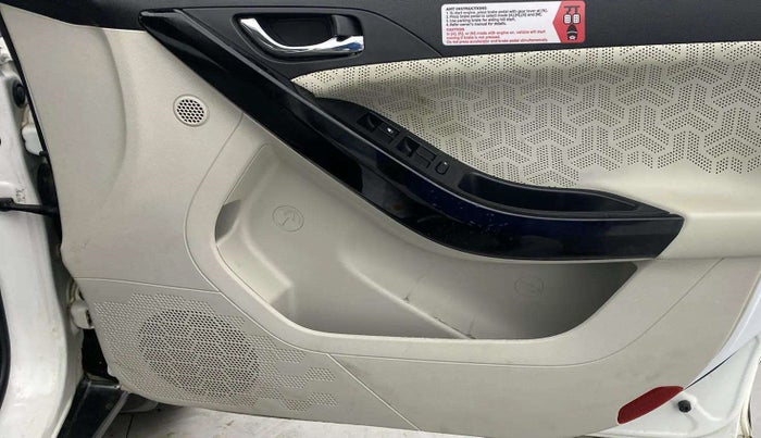 2022 Tata NEXON XZA PLUS (PREMIUM) DIESEL, Diesel, Automatic, 36,658 km, Driver Side Door Panels Control