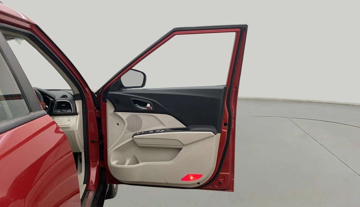 2020 Mahindra XUV300 W8 1.2 PETROL, Petrol, Manual, 22,399 km, RHS Front Door