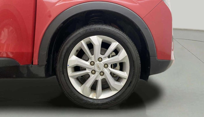 2020 Mahindra XUV300 W8 1.2 PETROL, Petrol, Manual, 22,399 km, Right Front Wheel
