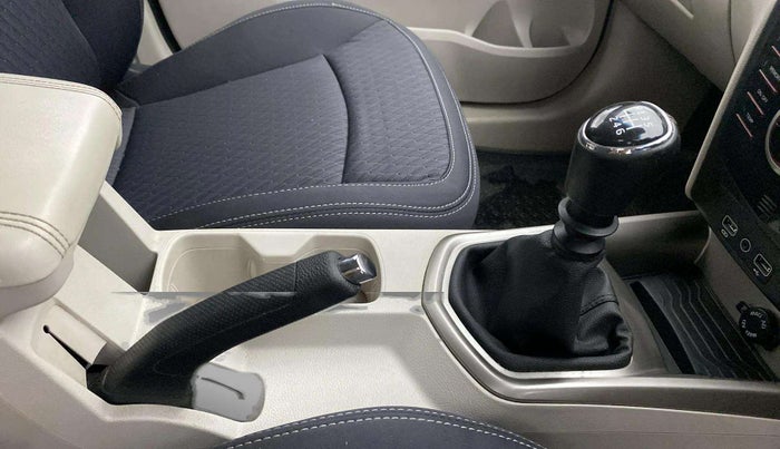 2020 Mahindra XUV300 W8 1.2 PETROL, Petrol, Manual, 22,399 km, Gear Lever