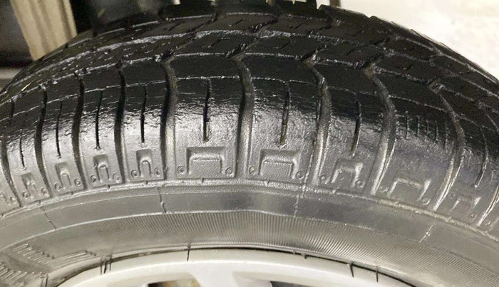 2014 Maruti Alto 800 LXI, Petrol, Manual, 51,820 km, Right Rear Tyre Tread
