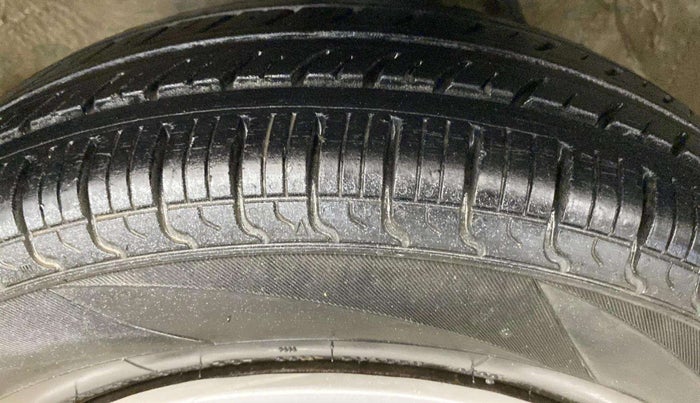 2014 Maruti Alto 800 LXI, Petrol, Manual, 51,820 km, Left Rear Tyre Tread