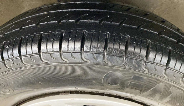 2014 Maruti Alto 800 LXI, Petrol, Manual, 51,820 km, Right Front Tyre Tread