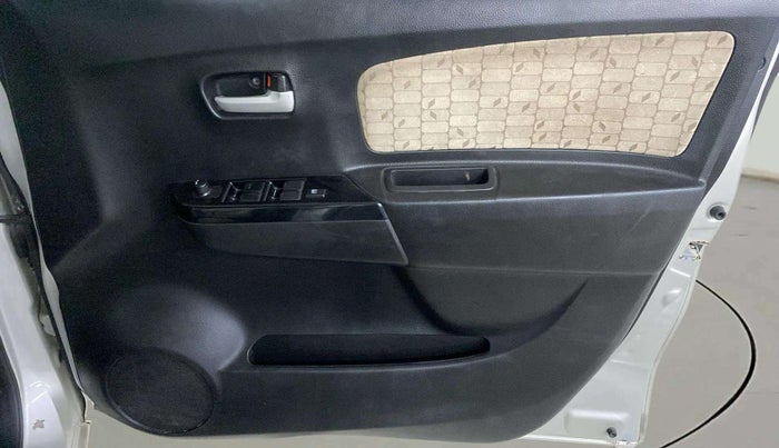 2017 Maruti Wagon R 1.0 VXI AMT, Petrol, Automatic, 13,942 km, Driver Side Door Panels Control