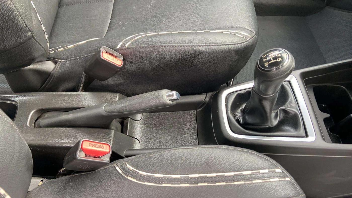 2019 Maruti Swift VXI, Petrol, Manual, 78,832 km, Gear Lever