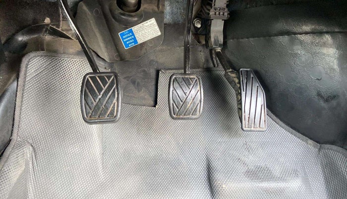 2019 Maruti Swift VXI, Petrol, Manual, 78,832 km, Pedals