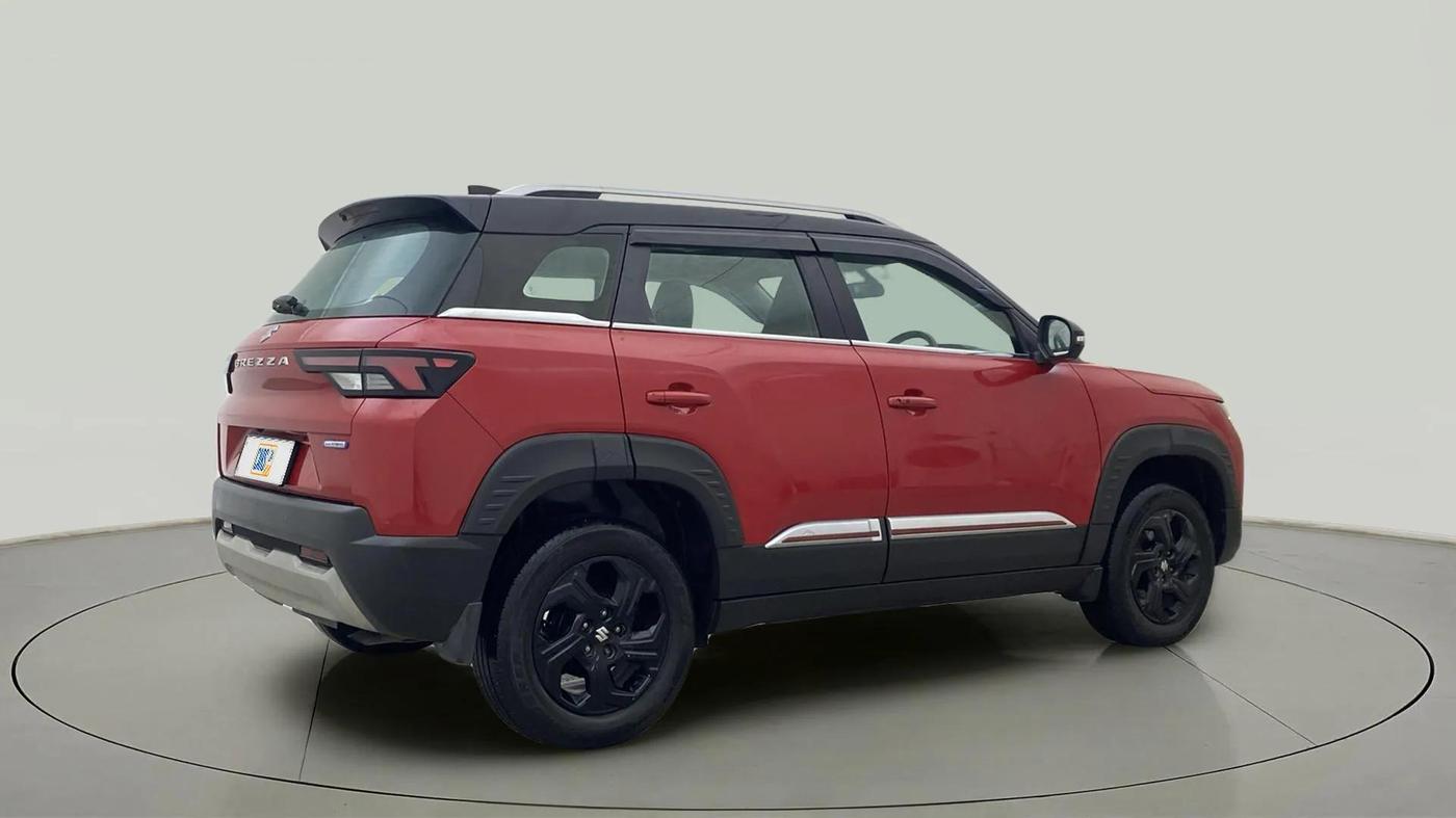 2023 Maruti BREZZA ZXI  AT SMART HYBRID DUAL TONE, Petrol, Automatic, 30,934 km, Right Back Diagonal