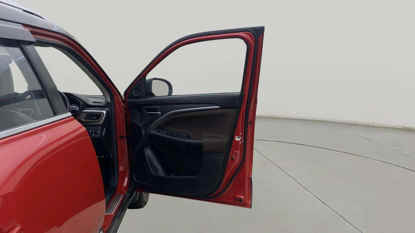2023 Maruti BREZZA ZXI  AT SMART HYBRID DUAL TONE, Petrol, Automatic, 30,934 km, RHS Front Door