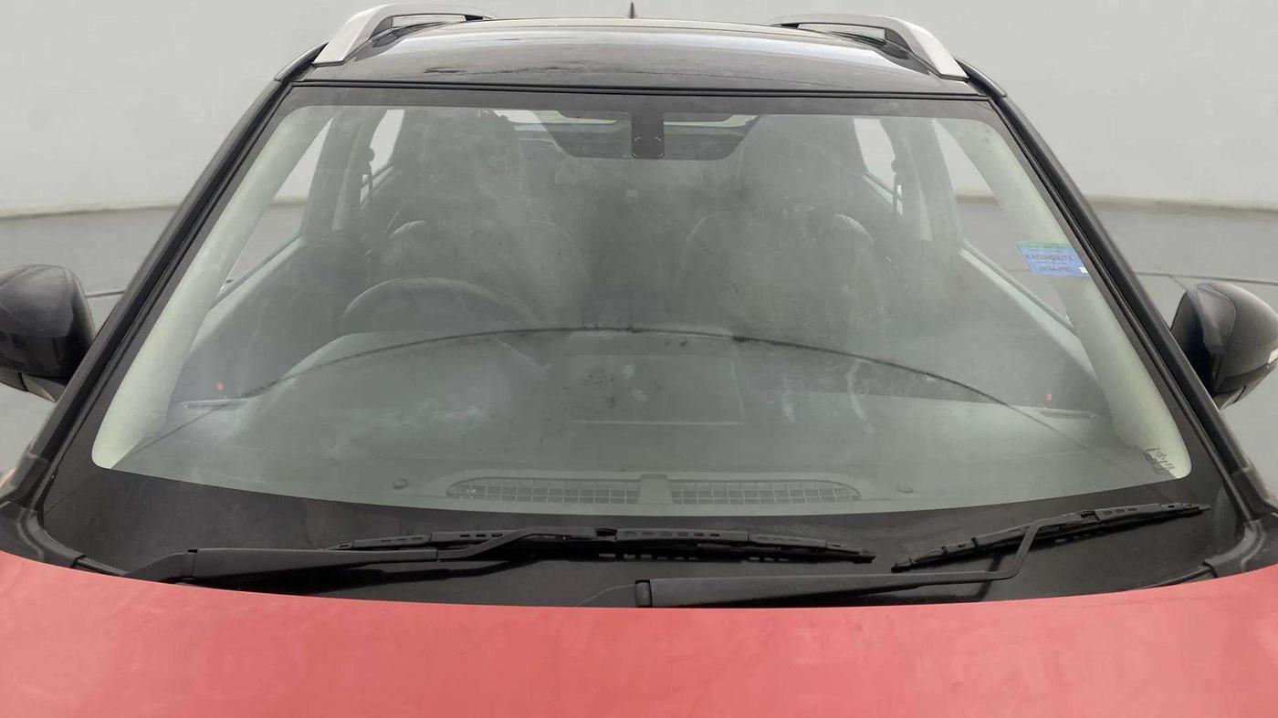 2023 Maruti BREZZA ZXI  AT SMART HYBRID DUAL TONE, Petrol, Automatic, 30,934 km, Front Windshield