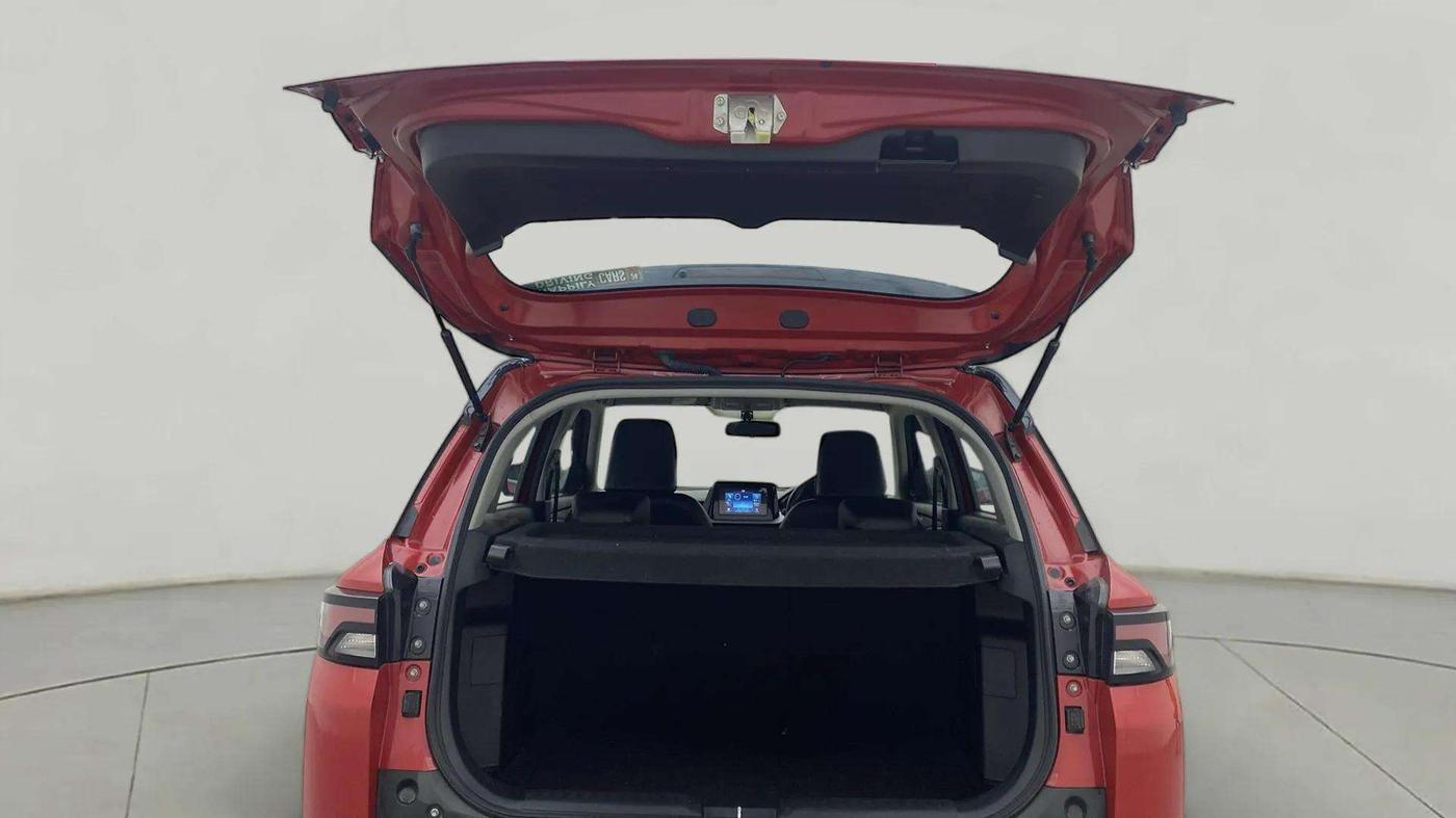2023 Maruti BREZZA ZXI  AT SMART HYBRID DUAL TONE, Petrol, Automatic, 30,934 km, Boot Door Open