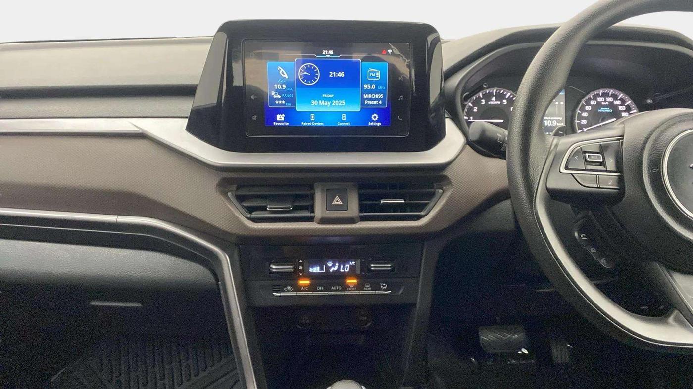 2023 Maruti BREZZA ZXI  AT SMART HYBRID DUAL TONE, Petrol, Automatic, 30,934 km, Air Conditioner