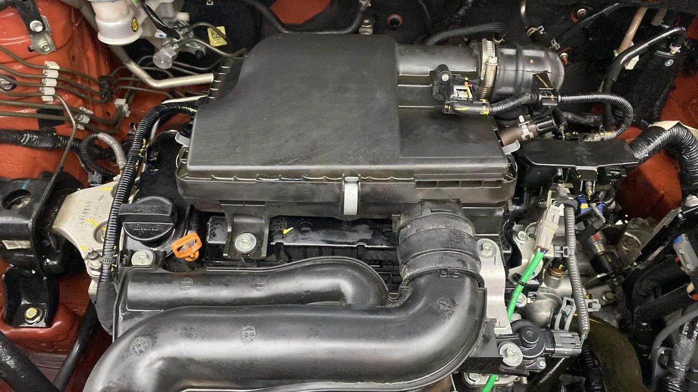 2023 Maruti BREZZA ZXI  AT SMART HYBRID DUAL TONE, Petrol, Automatic, 30,934 km, Engine View