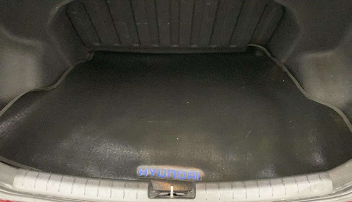 2017 Hyundai Xcent S 1.2, Petrol, Manual, 85,341 km, Boot Inside