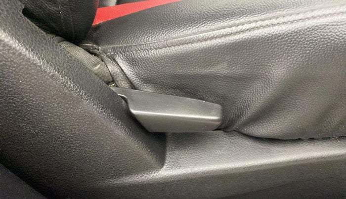 2019 Renault Duster RXS PETROL, Petrol, Manual, 59,413 km, Driver Side Adjustment Panel
