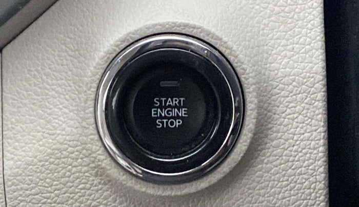 2021 Mahindra XUV300 W8 (O) 1.2 PETROL, Petrol, Manual, 58,368 km, Keyless Start/ Stop Button