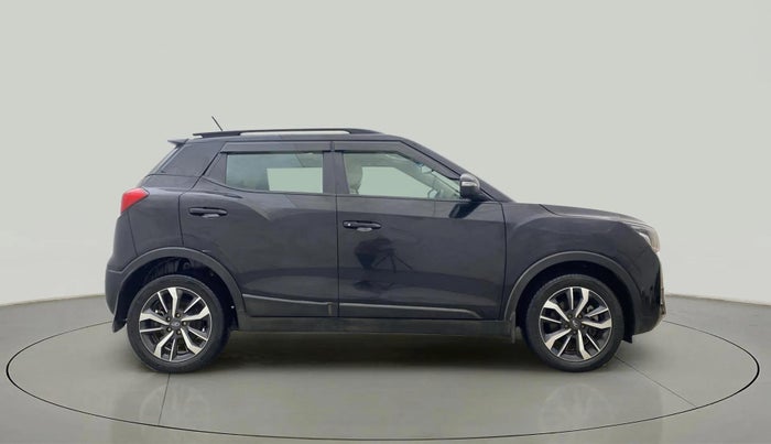 2021 Mahindra XUV300 W8 (O) 1.2 PETROL, Petrol, Manual, 58,368 km, Right Side View