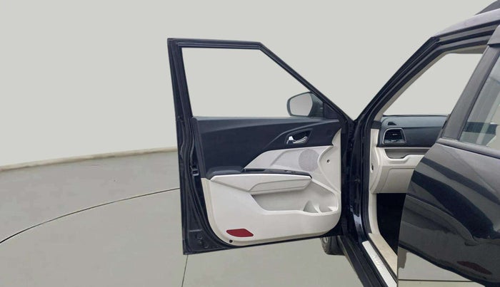2021 Mahindra XUV300 W8 (O) 1.2 PETROL, Petrol, Manual, 58,368 km, LHS Front Door