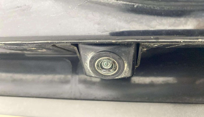 2021 Mahindra XUV300 W8 (O) 1.2 PETROL, Petrol, Manual, 58,368 km, Parking Camera