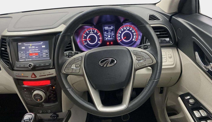 2021 Mahindra XUV300 W8 (O) 1.2 PETROL, Petrol, Manual, 58,368 km, Steering Wheel Close Up