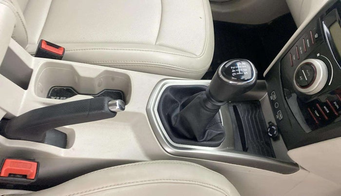 2021 Mahindra XUV300 W8 (O) 1.2 PETROL, Petrol, Manual, 58,368 km, Gear Lever