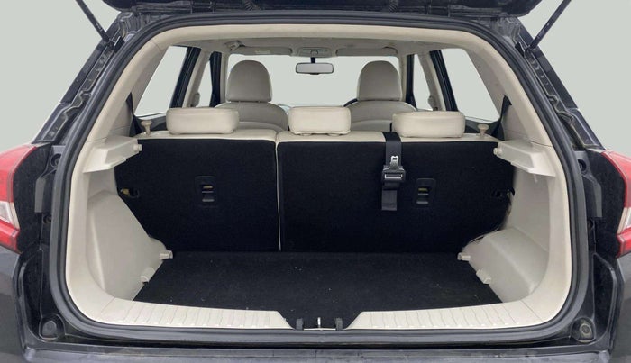 2021 Mahindra XUV300 W8 (O) 1.2 PETROL, Petrol, Manual, 58,368 km, Boot Open Zoomed View