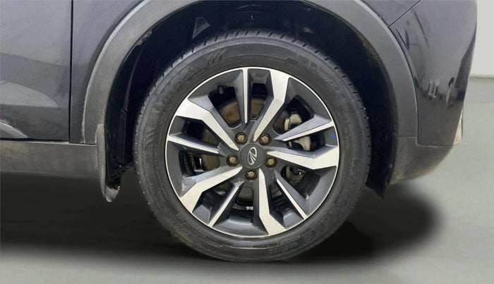 2021 Mahindra XUV300 W8 (O) 1.2 PETROL, Petrol, Manual, 58,368 km, Right Front Wheel