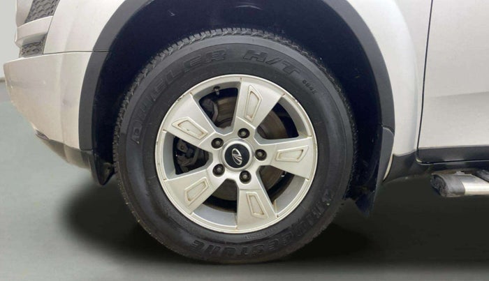 2013 Mahindra XUV500 W8, Diesel, Manual, 1,19,153 km, Left Front Wheel
