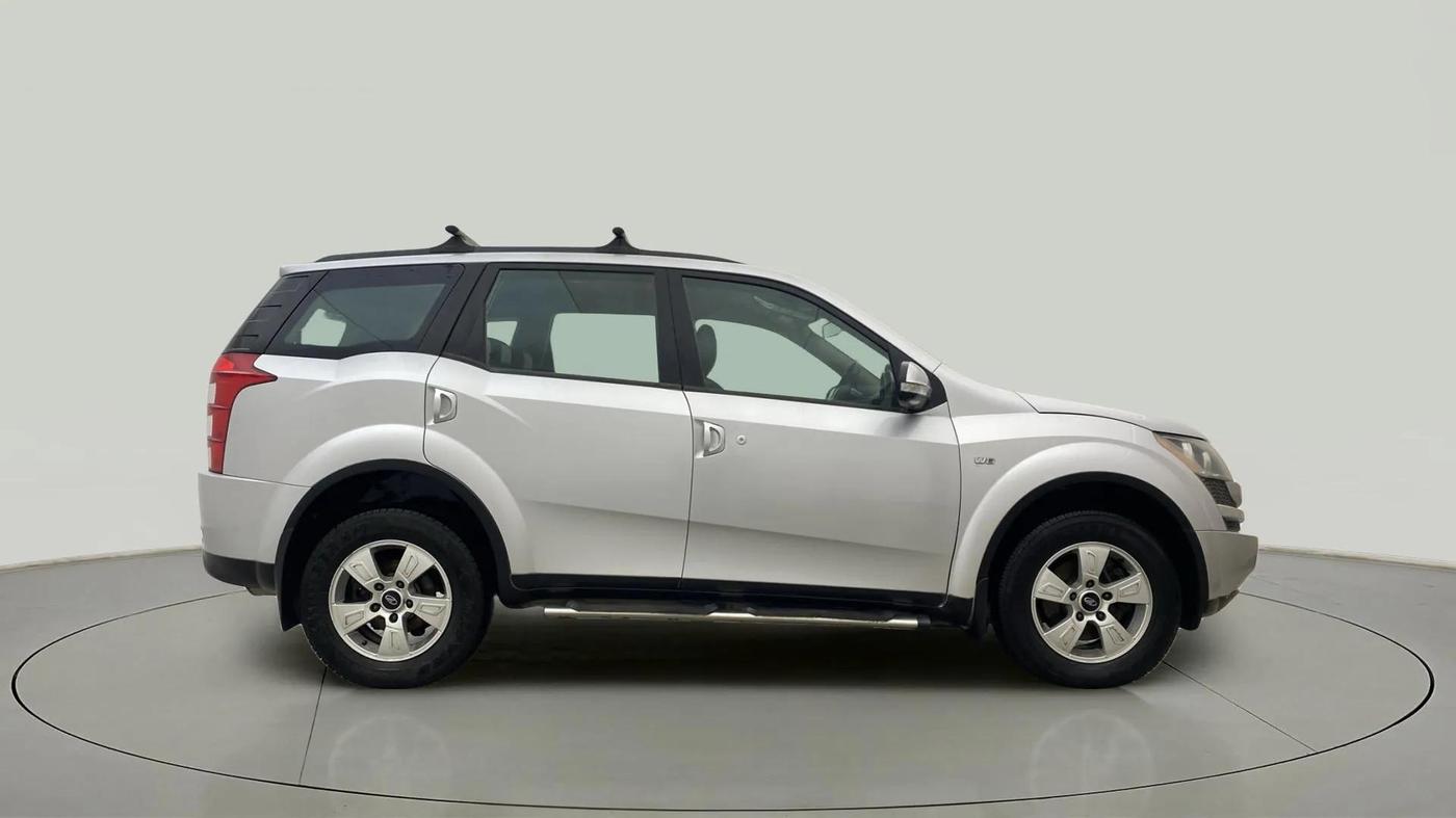 2013 Mahindra XUV500 W8, Diesel, Manual, 1,19,153 km, Right Side View