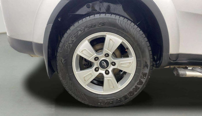 2013 Mahindra XUV500 W8, Diesel, Manual, 1,19,153 km, Right Rear Wheel