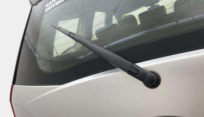 2013 Mahindra XUV500 W8, Diesel, Manual, 1,19,153 km, Rear Wiper