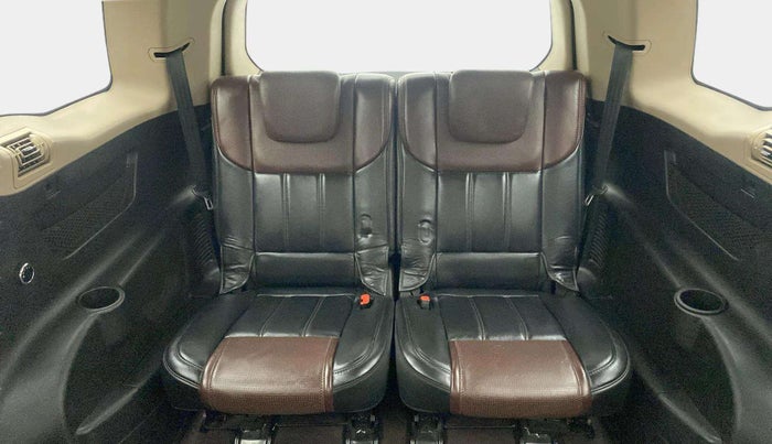 2013 Mahindra XUV500 W8, Diesel, Manual, 1,19,153 km, Third Seat Row ( optional )