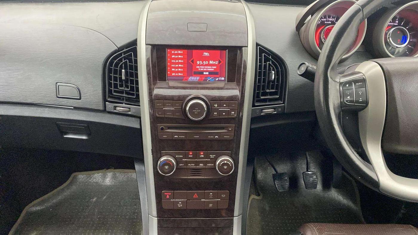 2013 Mahindra XUV500 W8, Diesel, Manual, 1,19,153 km, Air Conditioner