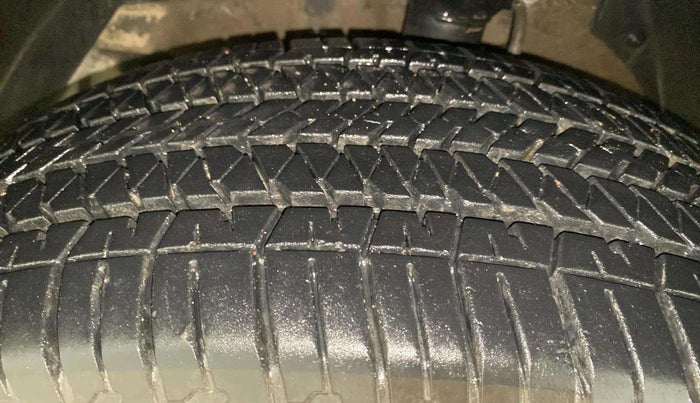 2013 Mahindra XUV500 W8, Diesel, Manual, 1,19,153 km, Left Front Tyre Tread