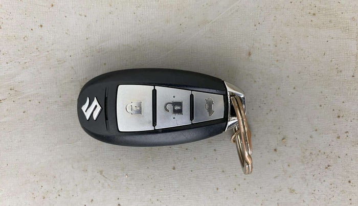 2022 Maruti Ciaz ALPHA  AT 1.5 SHVS PETROL, Petrol, Automatic, 44,028 km, Key Close Up