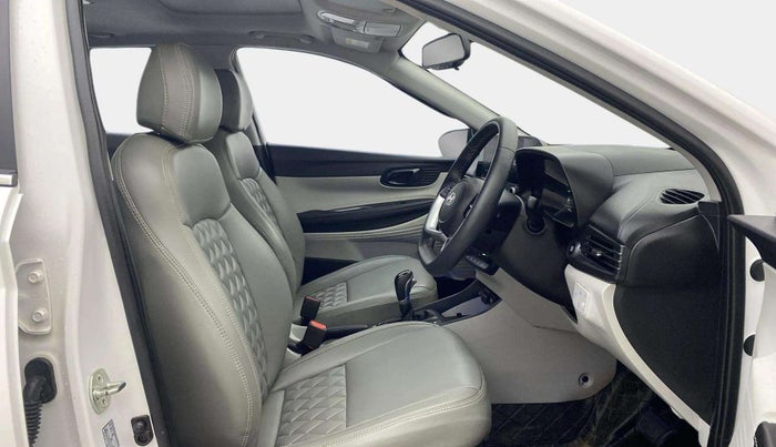 2024 Hyundai NEW I20 ASTA (O) 1.2 IVT, Petrol, Automatic, 14,757 km, Right Side Front Door Cabin